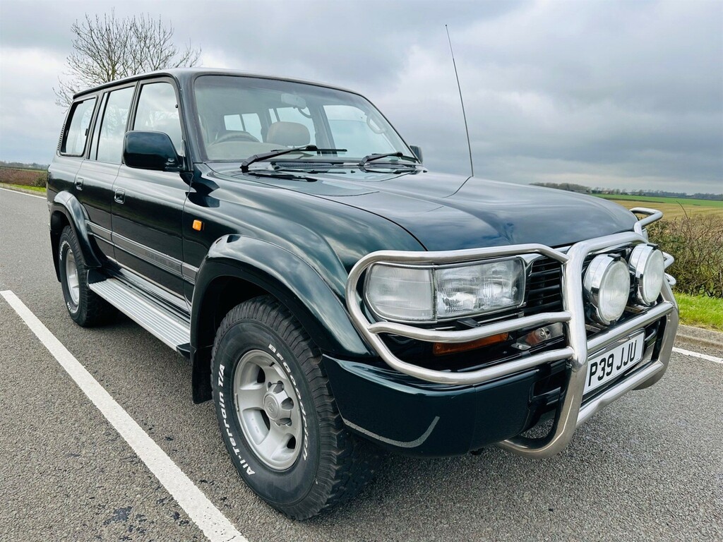 Toyota Land Cruiser 4.5 VX Lpg, 8 Seater Blue #10