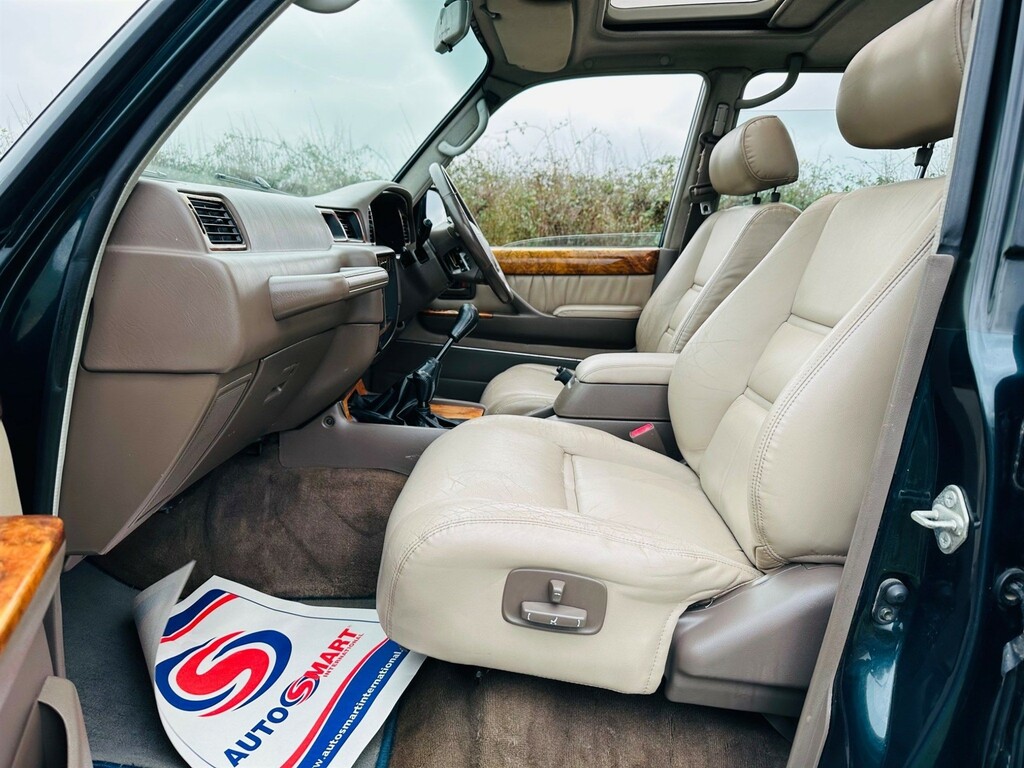 Toyota Land Cruiser 4.5 VX Lpg, 8 Seater Blue #51