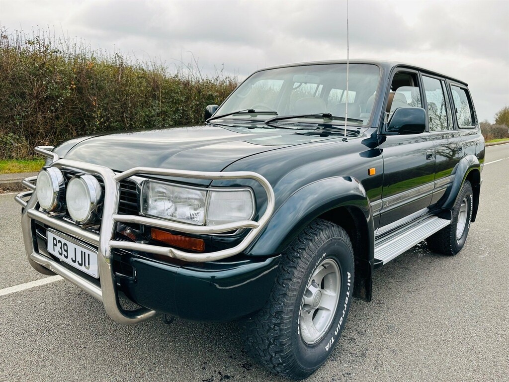 Toyota Land Cruiser 4.5 VX Lpg, 8 Seater Blue #11