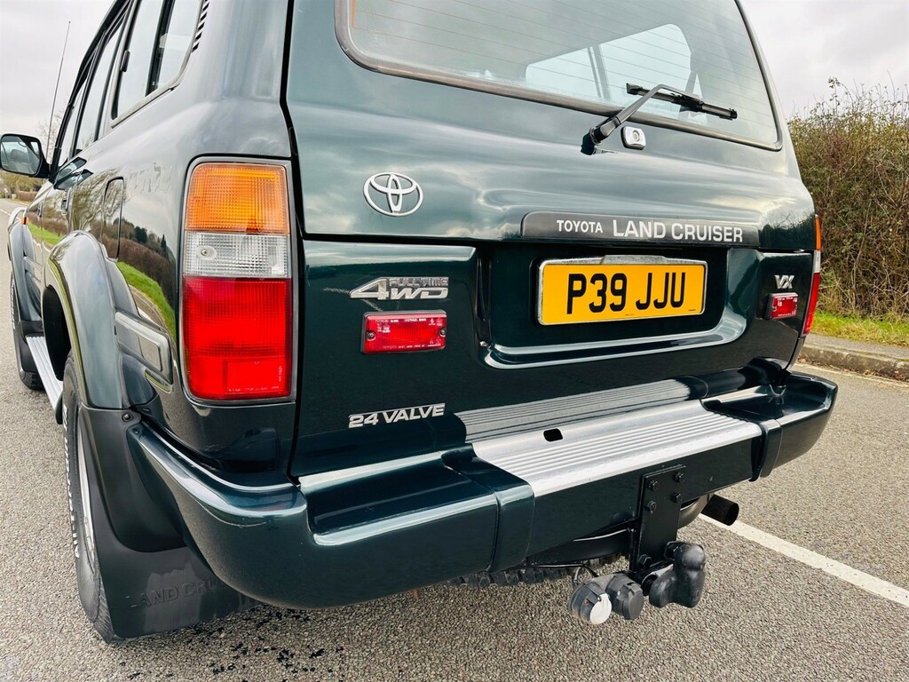 Toyota Land Cruiser 4.5 VX Lpg, 8 Seater Blue #27