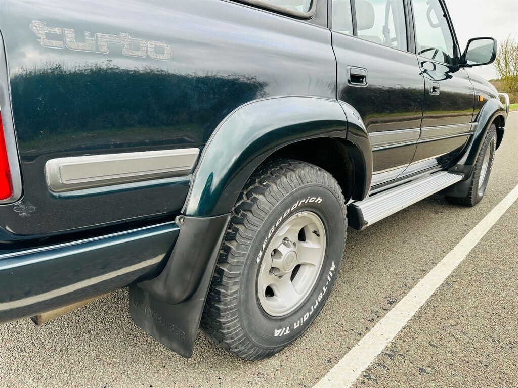 Toyota Land Cruiser 4.5 VX Lpg, 8 Seater Blue #36