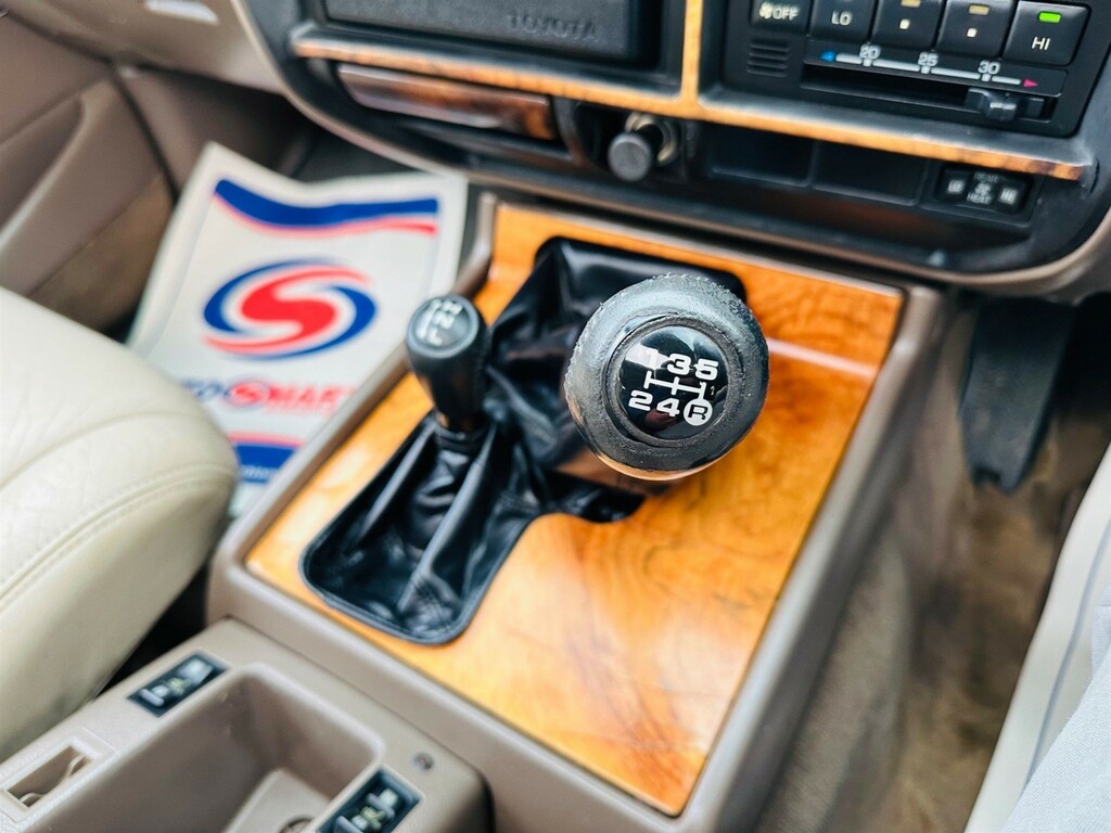 Toyota Land Cruiser 4.5 VX Lpg, 8 Seater Blue #69