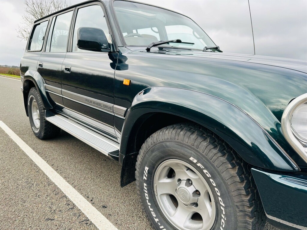 Toyota Land Cruiser 4.5 VX Lpg, 8 Seater Blue #14