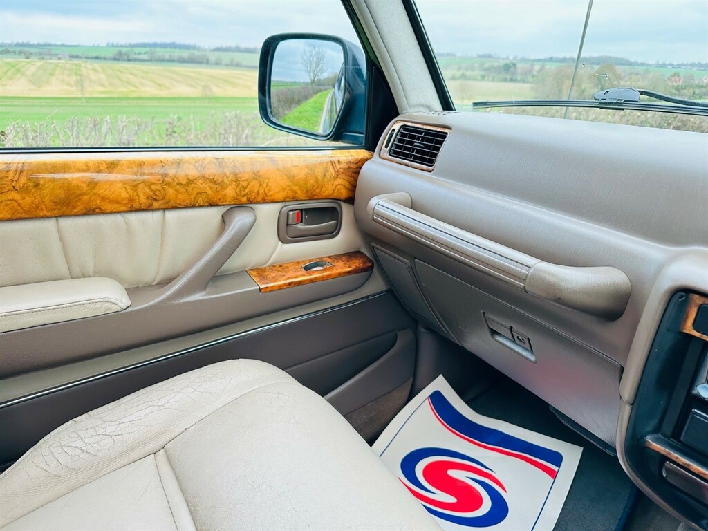 Toyota Land Cruiser 4.5 VX Lpg, 8 Seater Blue #71