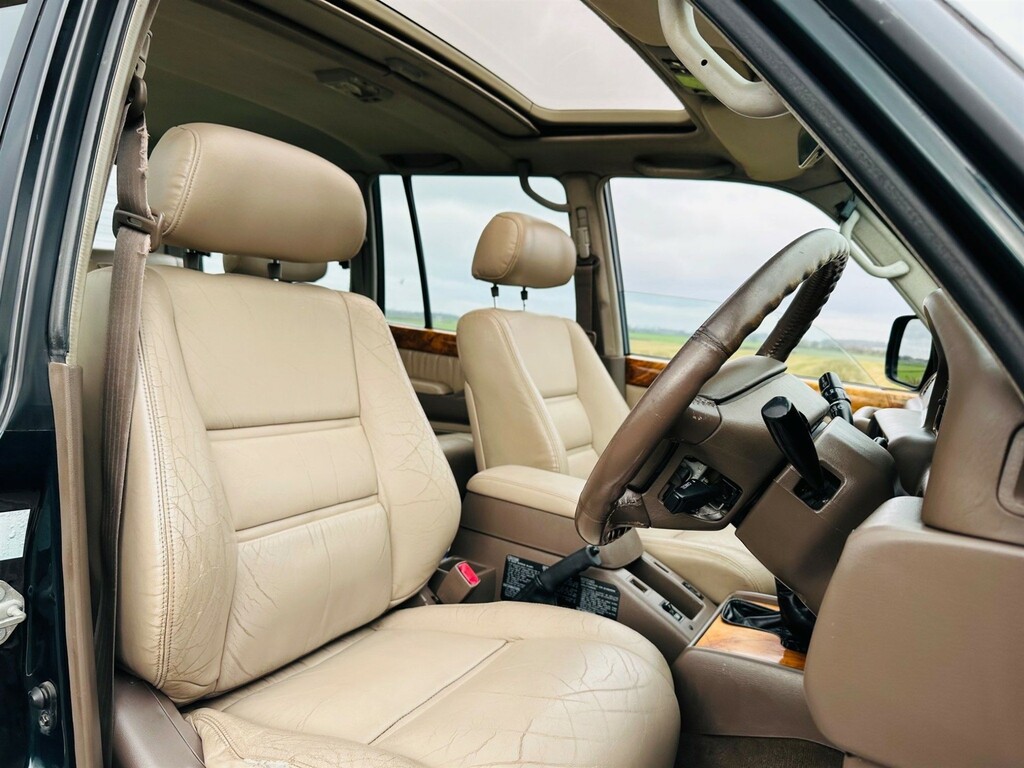 Toyota Land Cruiser 4.5 VX Lpg, 8 Seater Blue #46