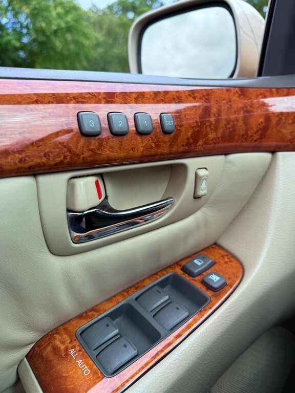 Lexus LS Saloon Black #69