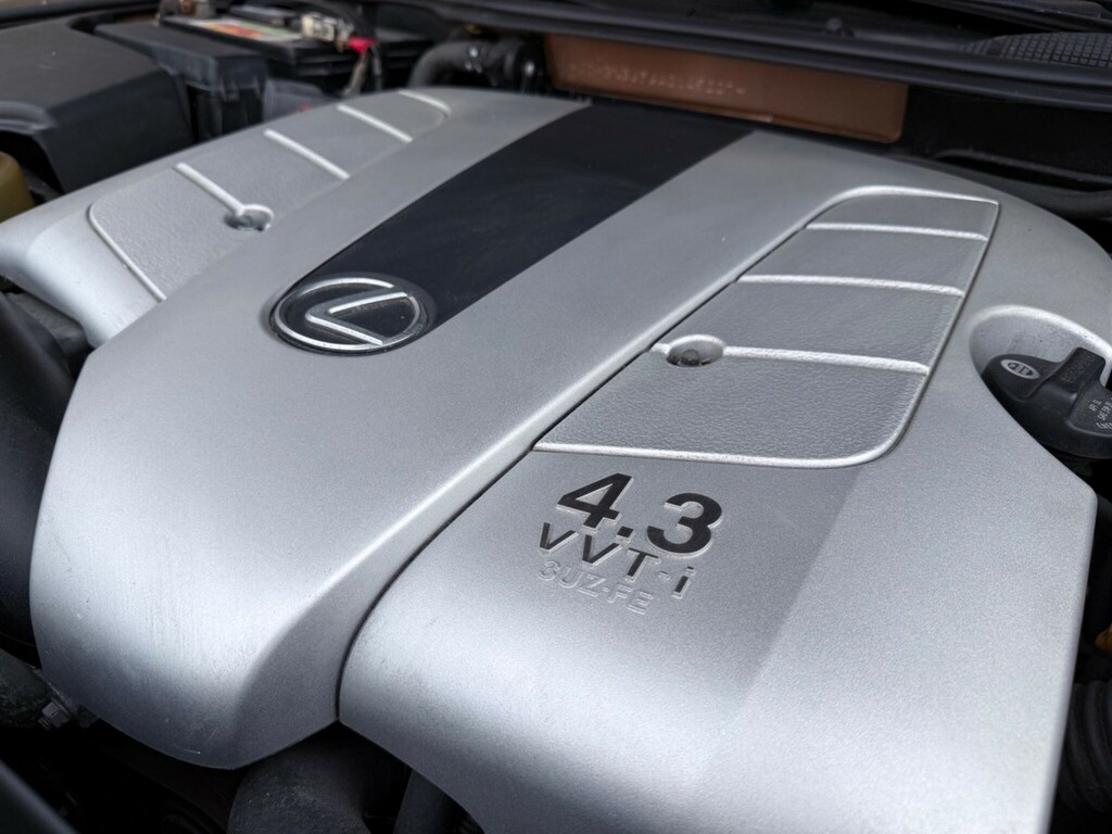Lexus LS Saloon Black #81
