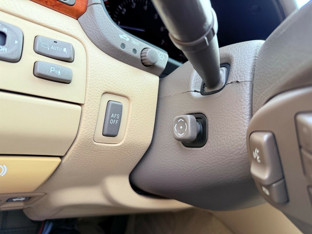 Lexus LS Saloon Black #66