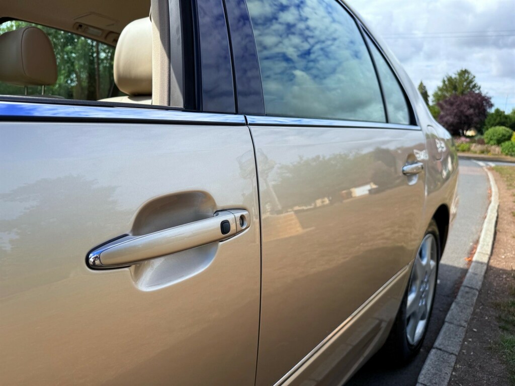 Lexus LS Saloon Black #20