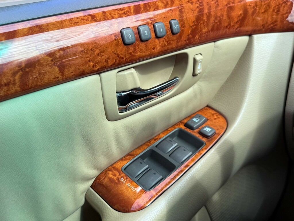 Lexus LS Saloon Black #65