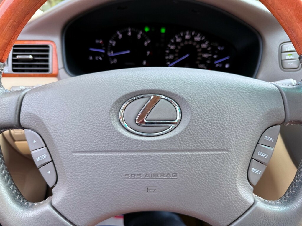 Lexus LS Saloon Black #64