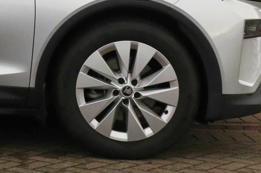 Skoda Elroq 125Kw 50 Se 55Kwh SD75ZXZ Silver #5