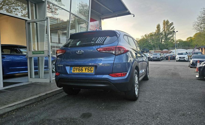 Hyundai Tucson 1.7 Crdi Blue Drive Se Nav Euro 6 DY66YSG Blue #4