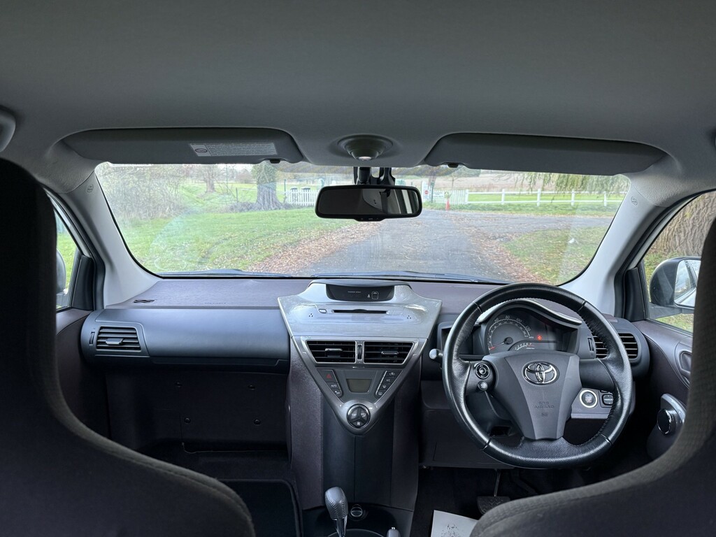 Toyota IQ 1.3 Dual Vvt-i 3 White #4