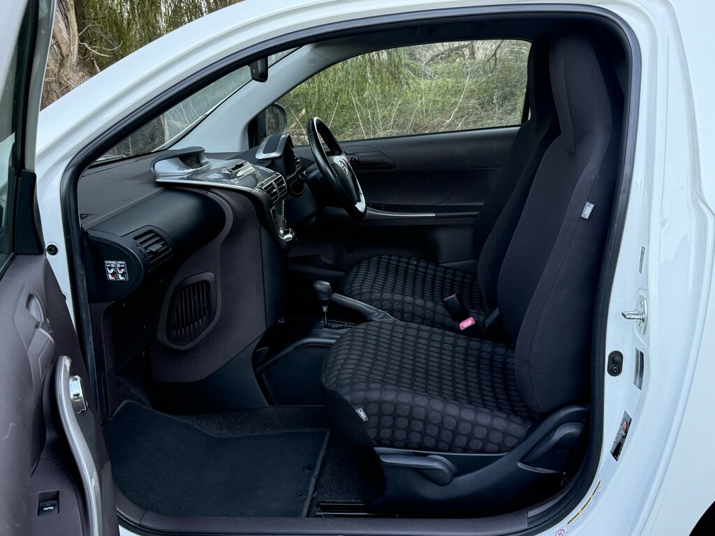 Toyota IQ 1.3 Dual Vvt-i 3 White #6