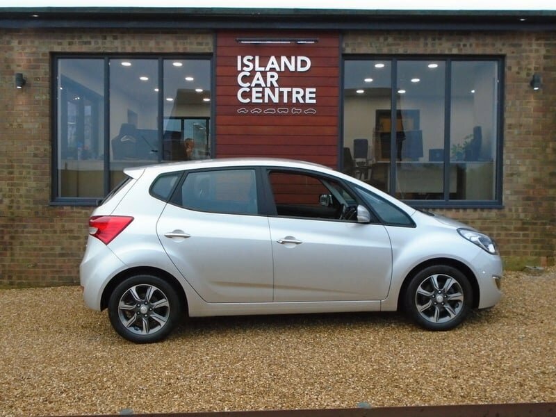 Hyundai Ix20 1.4 Blue Drive Se Only 18 000 Miles From New Blue