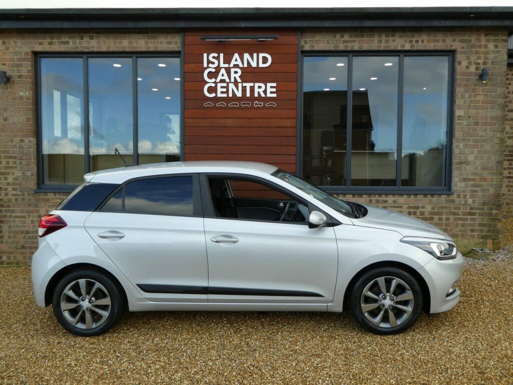 Hyundai I20 Hatchback 1.0T Gdi Premium Only Covered 27 30 Silver