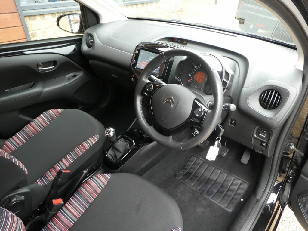 Citroen C1 Hatchback 1.0 Vti 72 Flair Less Than 21 000 KX19ATC Black #5