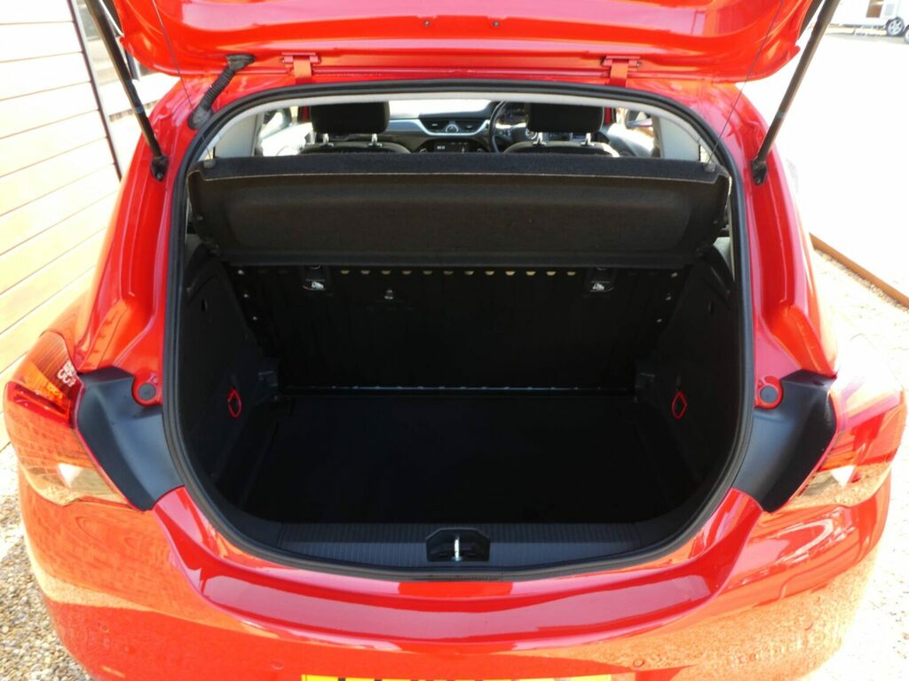 Vauxhall Corsa Hatchback Special Edition 1.4 Energy Lo GC19CCX Red #5