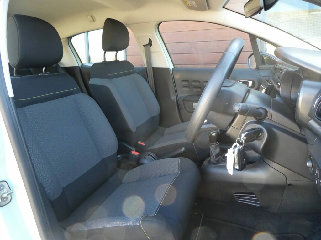 Citroen C3 Hatchback 1.2 Puretech 82 Feel One Owner From MP19EYS Green #3