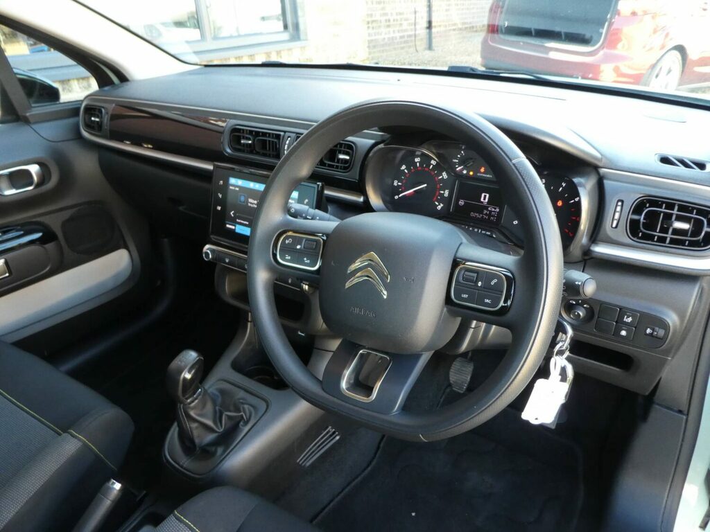 Citroen C3 Hatchback 1.2 Puretech 82 Feel One Owner From MP19EYS Green #5