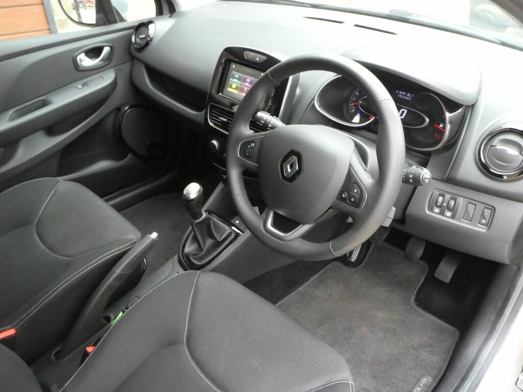 Renault Clio Hatchback 0.9 Tce 90 Iconic EK69JZN Silver #6
