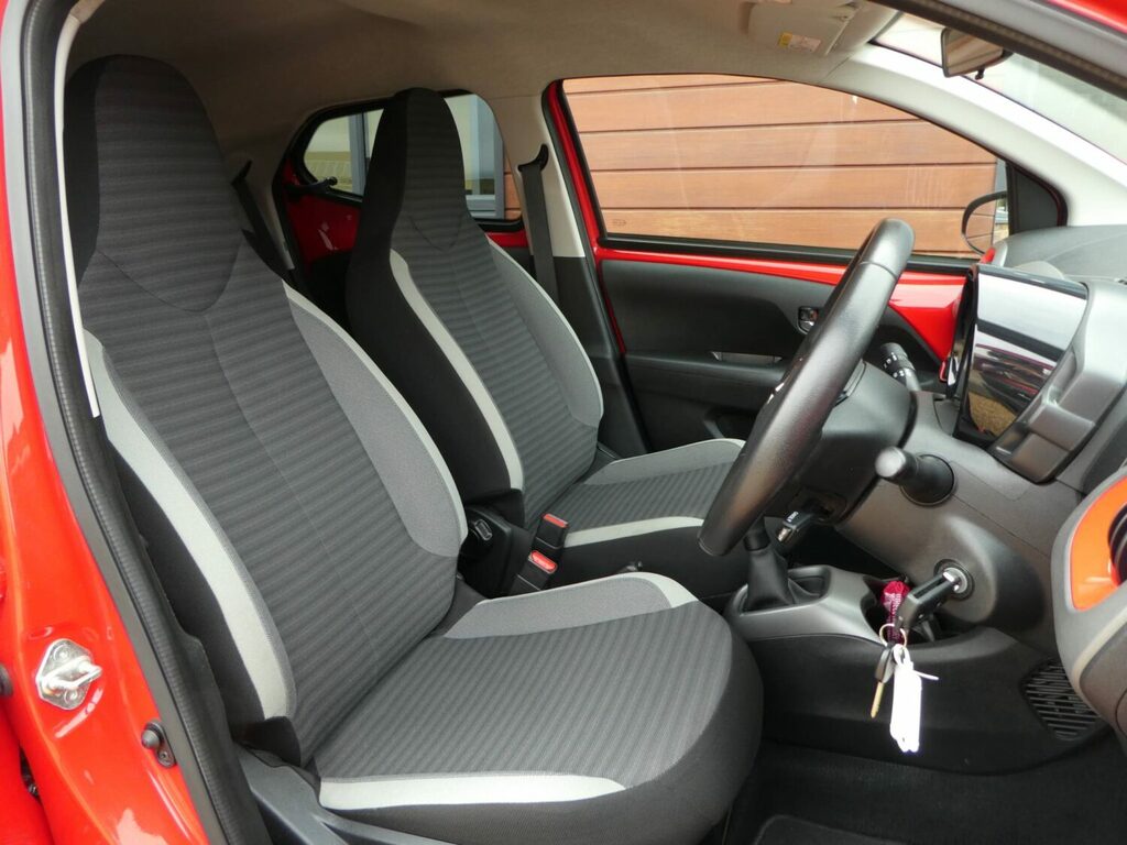 Toyota Aygo Hatchback 1.0 Vvt-i X-trend One Owner From Ne HW19NXA Red #4