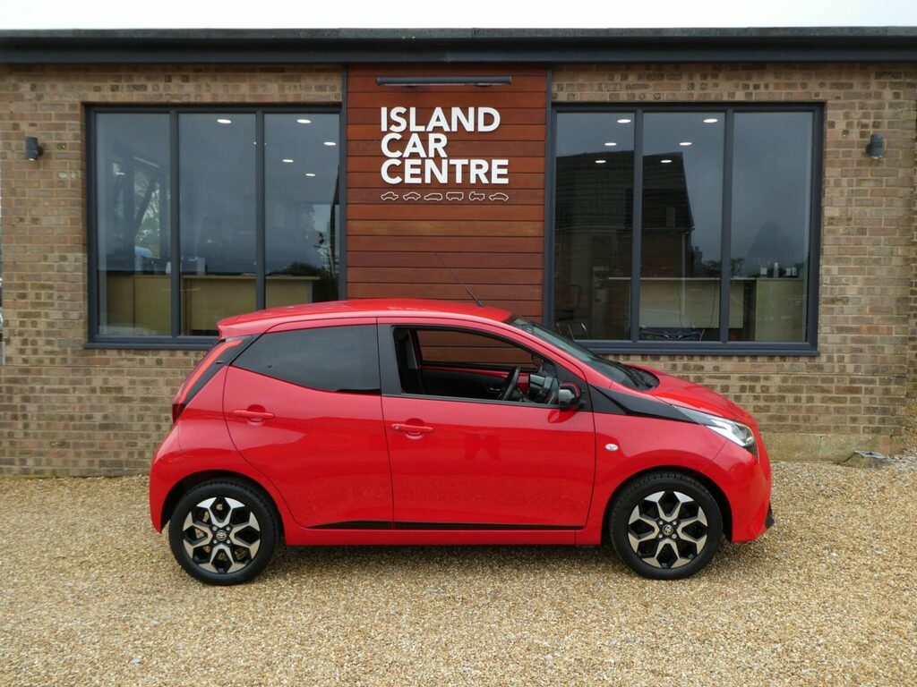 Toyota Aygo Hatchback 1.0 Vvt-i X-trend One Owner From Ne Red