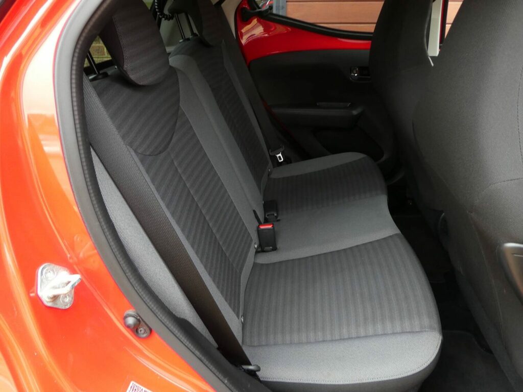 Toyota Aygo Hatchback 1.0 Vvt-i X-trend One Owner From Ne HW19NXA Red #3