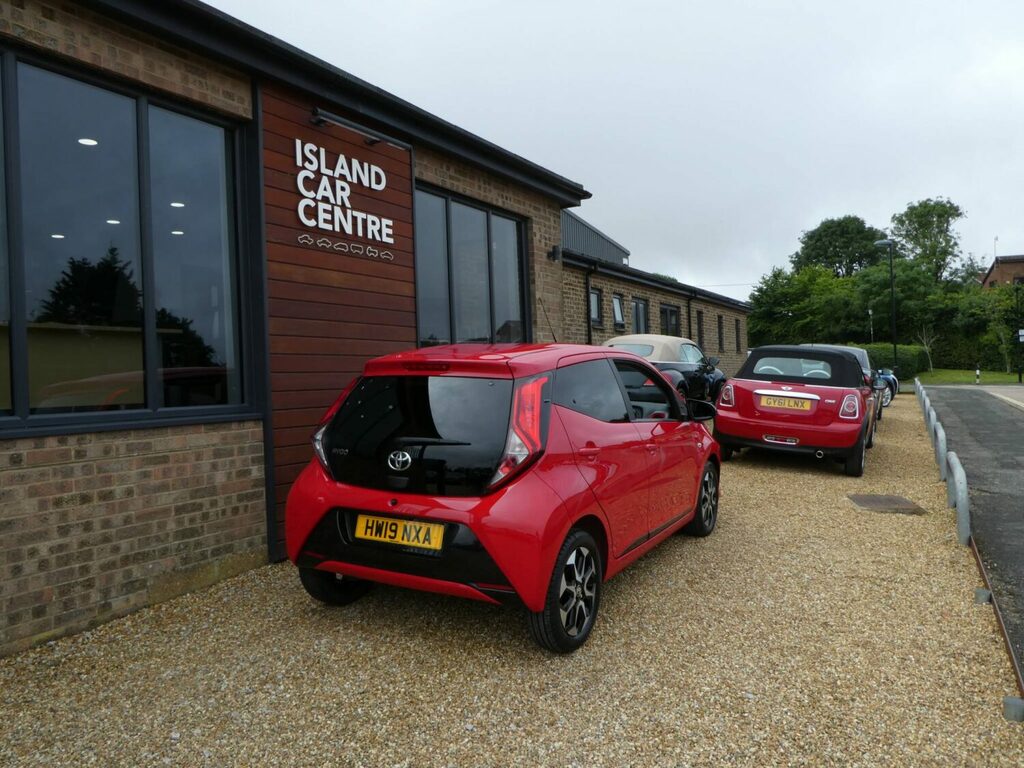 Toyota Aygo Hatchback 1.0 Vvt-i X-trend One Owner From Ne HW19NXA Red #2