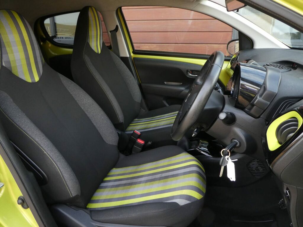 Peugeot 108 Hatchback 1.0 72 Collection Only Covered 24 1 DN19HFB Green #3