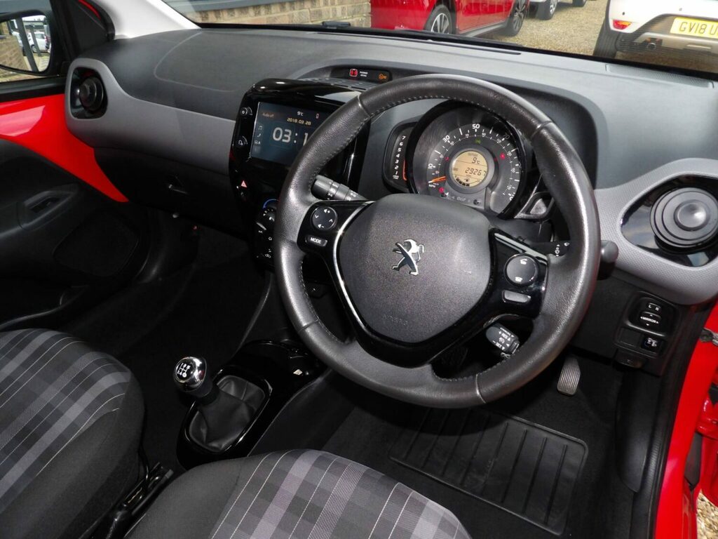 Peugeot 108 Hatchback 1.0 72 Allure Only Covered 29 300 M  Red #4
