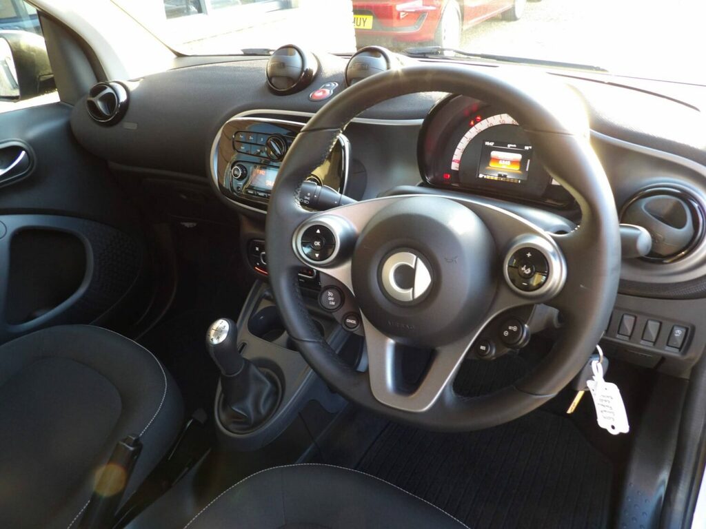 Smart Fortwo Coupe 1.0 Passion Only Covered 6 200 Miles White #3