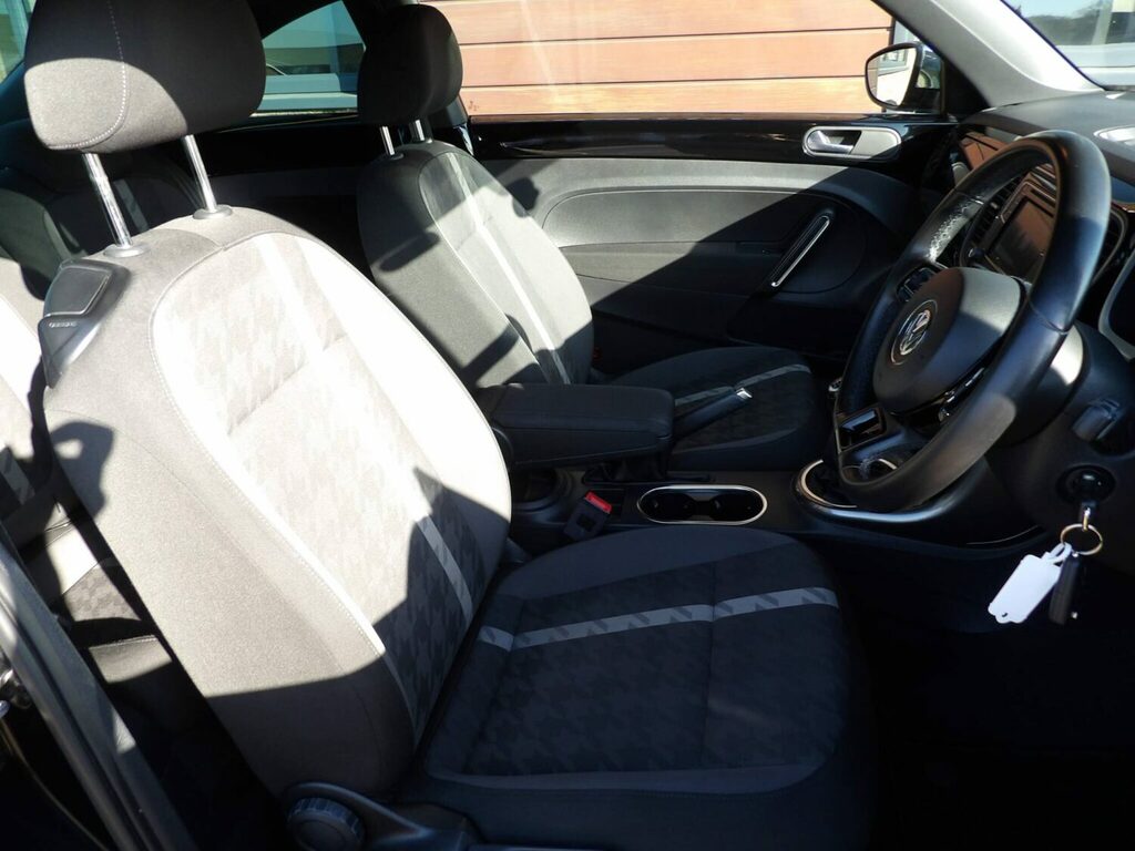 Volkswagen Beetle Hatchback 1.4 Tsi 150 Design Black #2