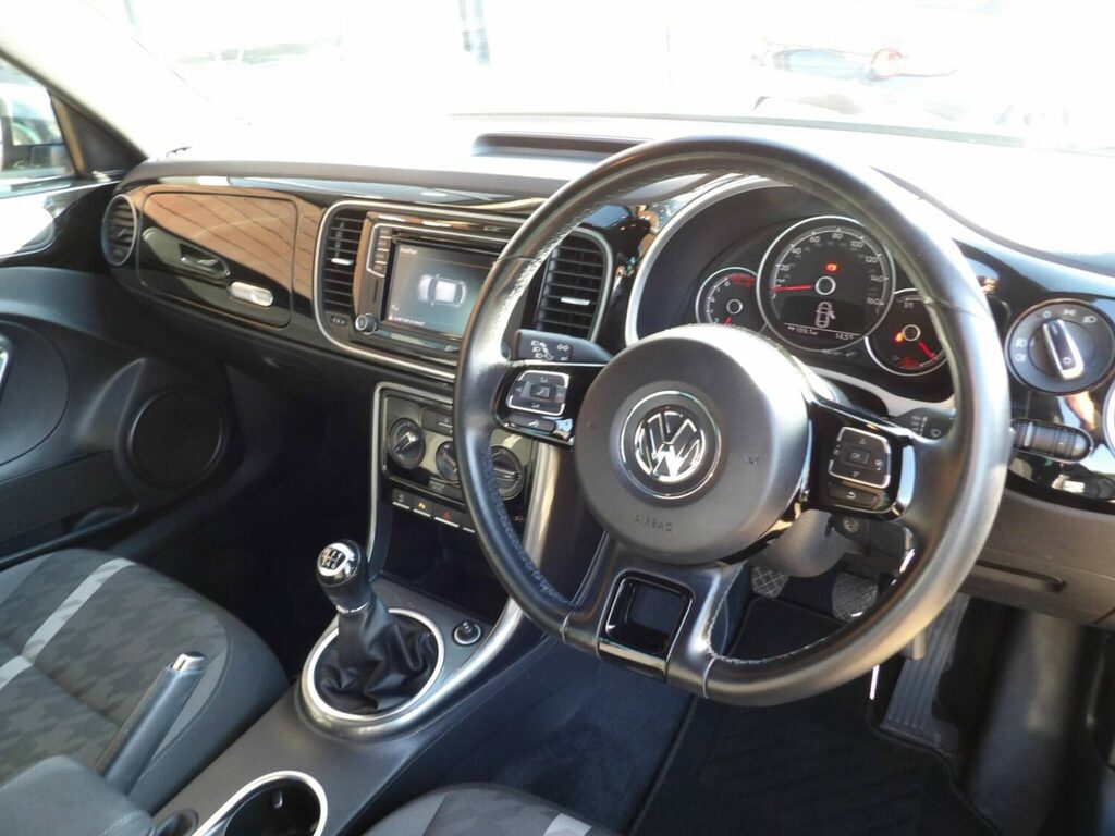 Volkswagen Beetle Hatchback 1.4 Tsi 150 Design Black #4