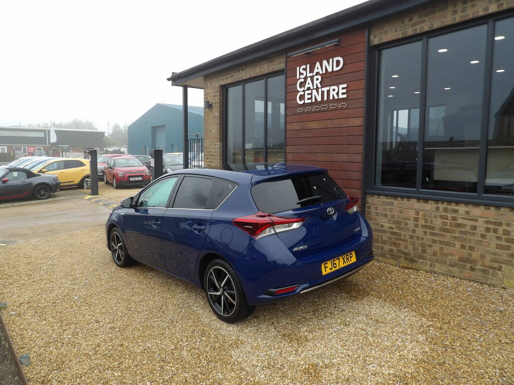 Toyota Auris Hatchback 1.8 Hybrid Design Tss Cvt FJ67XRP Blue #4