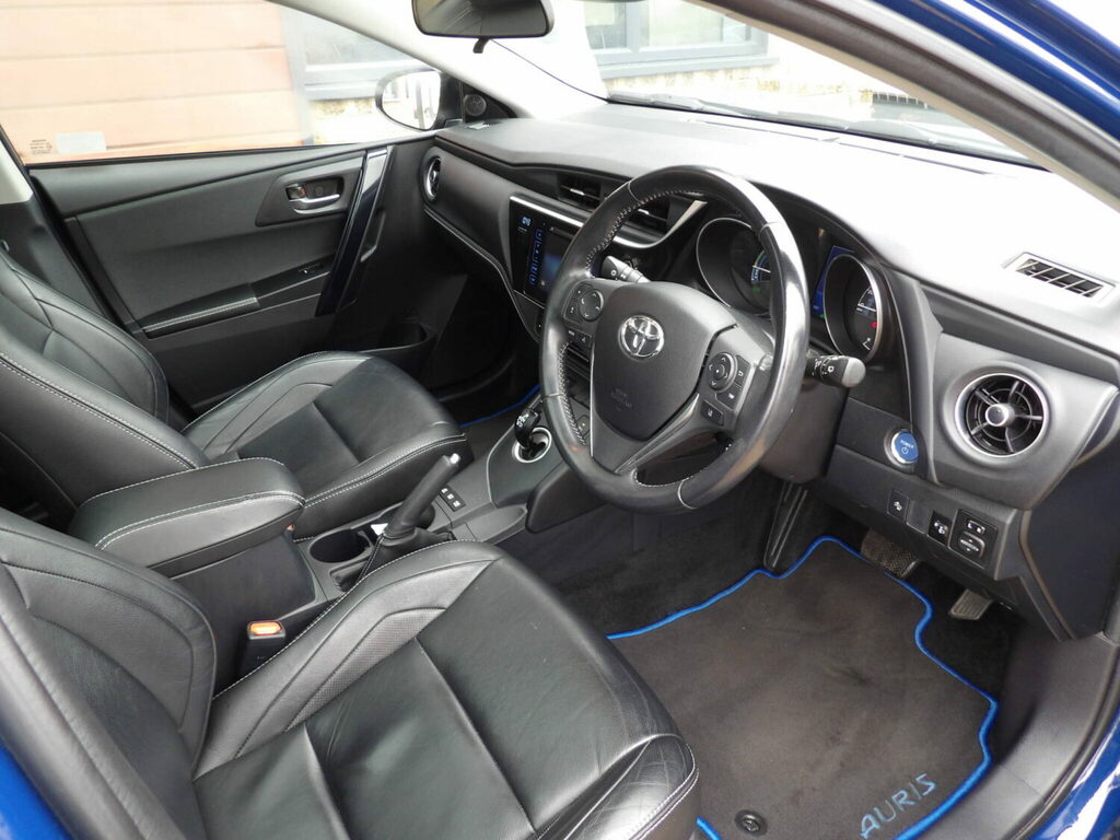 Toyota Auris Hatchback 1.8 Hybrid Design Tss Cvt FJ67XRP Blue #6