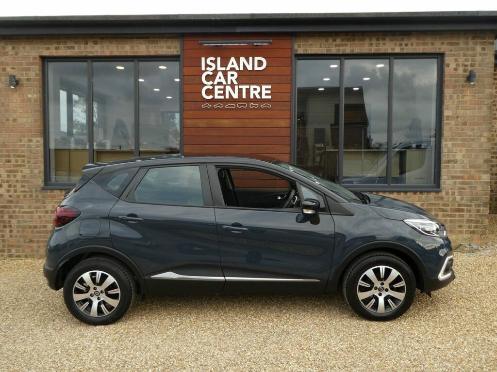 Renault Captur Hatchback 0.9 Tce 90 Play Only Covered 25 700 HW69HYY Blue #2
