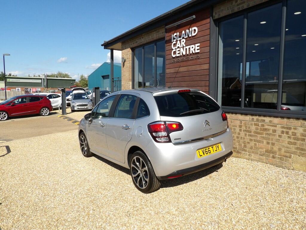 Citroen C3 Hatchback 1.2 Puretech Platinum 20 A Year Roa Silver #2