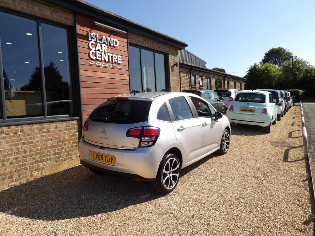 Citroen C3 Hatchback 1.2 Puretech Platinum 20 A Year Roa Silver #3