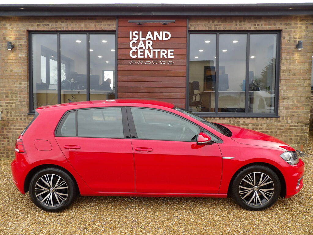 Volkswagen Golf Se Nav 1.5 Tsi Dsg Red
