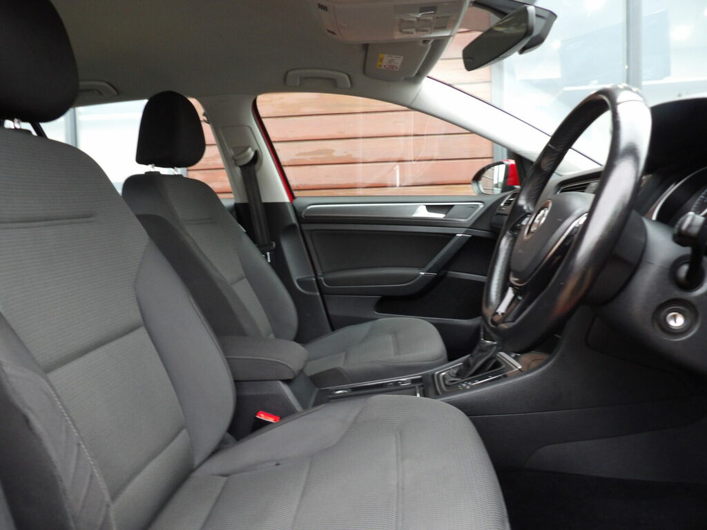 Volkswagen Golf Se Nav 1.5 Tsi Dsg EA18JSY Red #6