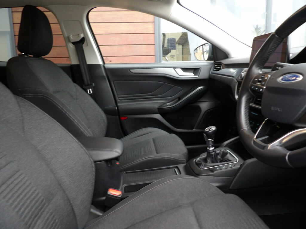 Ford Focus Estate 1.0 Ecoboost 125 Active AU69HLH Silver #6