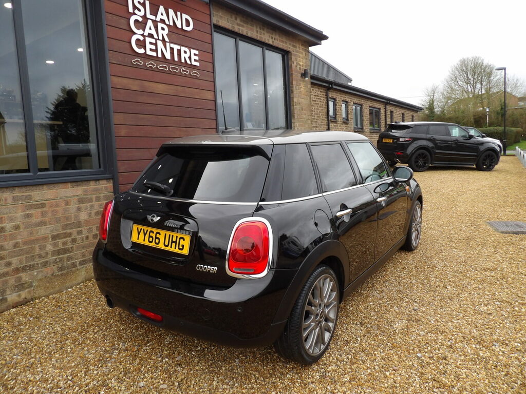Mini Hatch Cooper Seven 35 A Year Road Tax YY66UHG Black #4