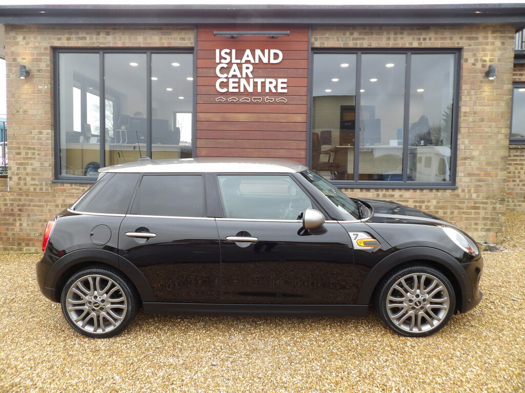 Mini Hatch Cooper Seven 35 A Year Road Tax Black