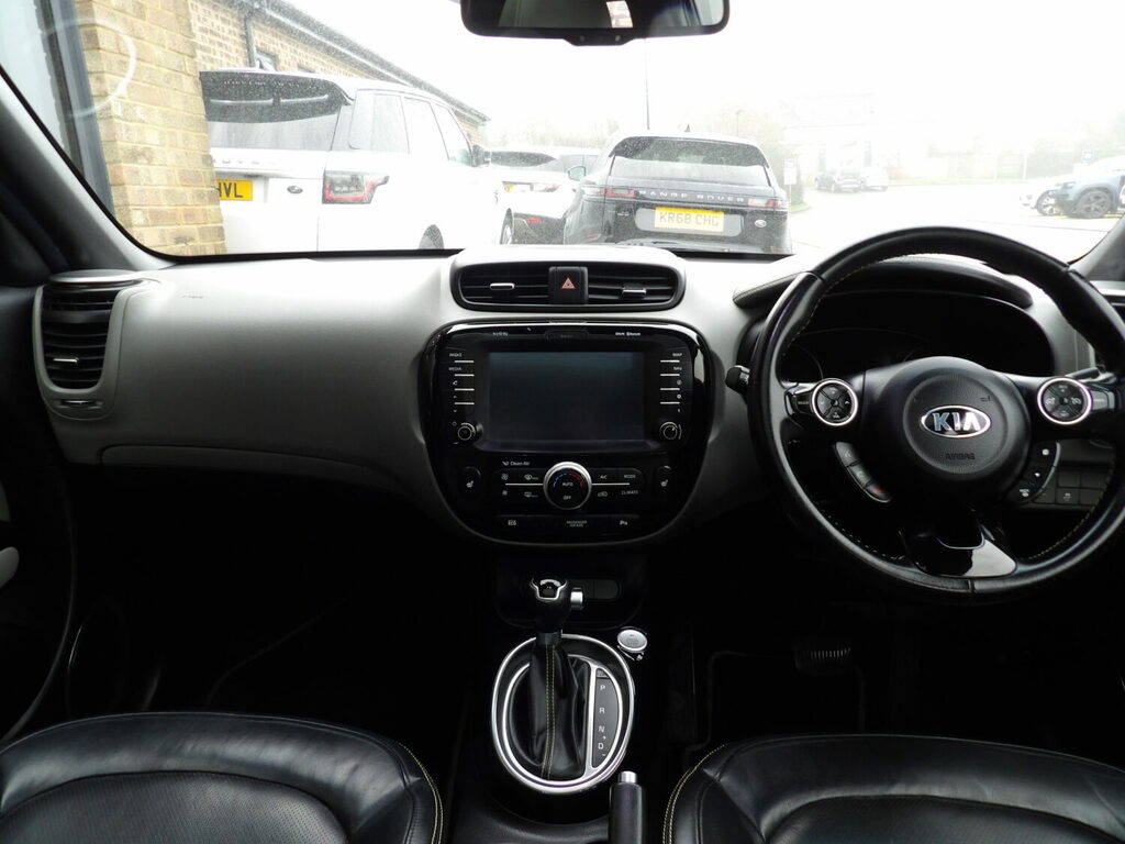 Kia Soul 1.6 Crdi Maxx Black #5