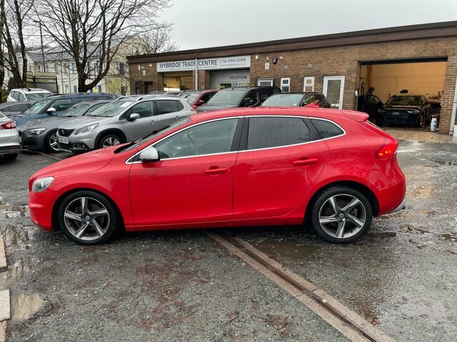 Volvo V40 2.0 D2 R-design Hatchback Euro 6 FN65DLO Red #5