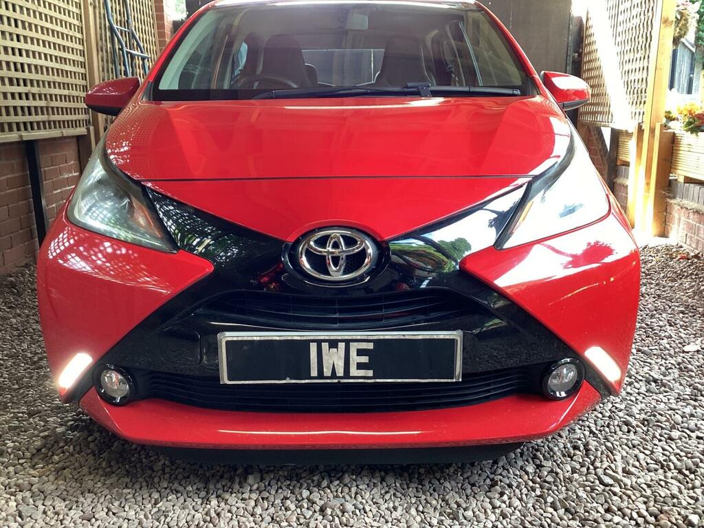 Toyota Aygo 1.0 Vvt-i X-pression MD14NYZ Red #2