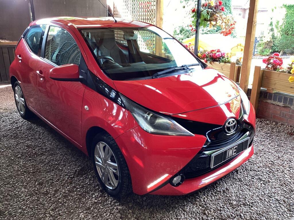 Toyota Aygo 1.0 Vvt-i X-pression MD14NYZ Red #3