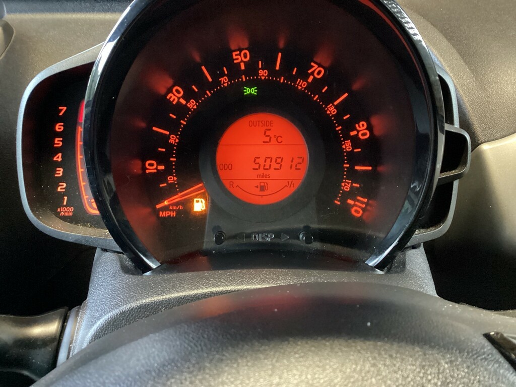 Toyota Aygo 1.0 Vvt-i X-play CU15VNR White #5